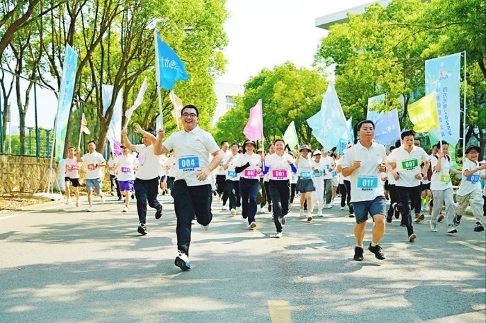 FUN肆奔跑 悦动四方​——四方光电2025年环湖健康跑活动圆满收官